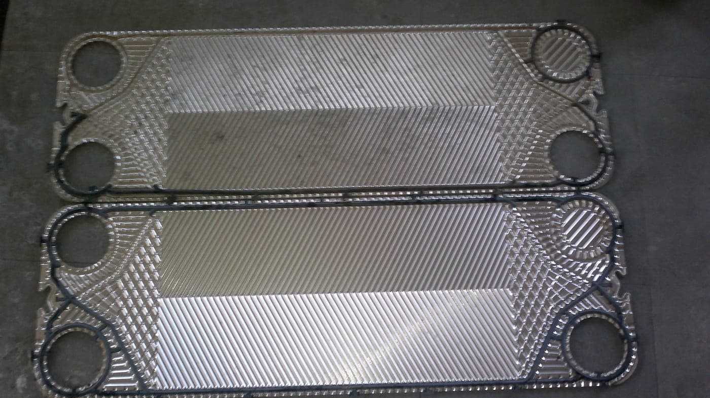 A division plate. It turns the flow at the end of a pass. For the Alfa Laval M15M, supplied by Synergizing Technologies.