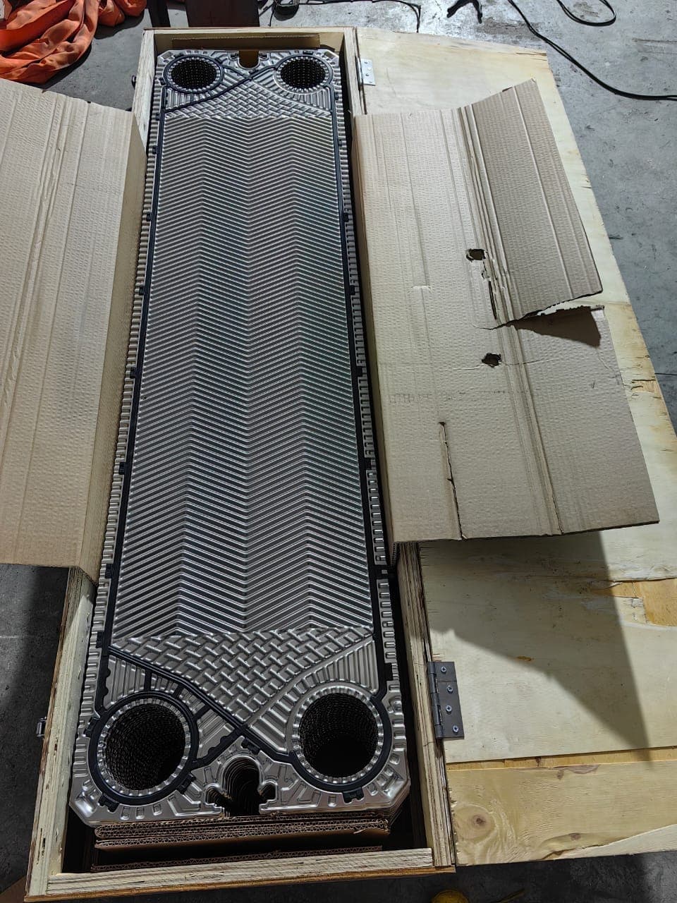 A set of plates crated for despatch. For the Kelvion NT100X, supplied by Synergizing Technologies.